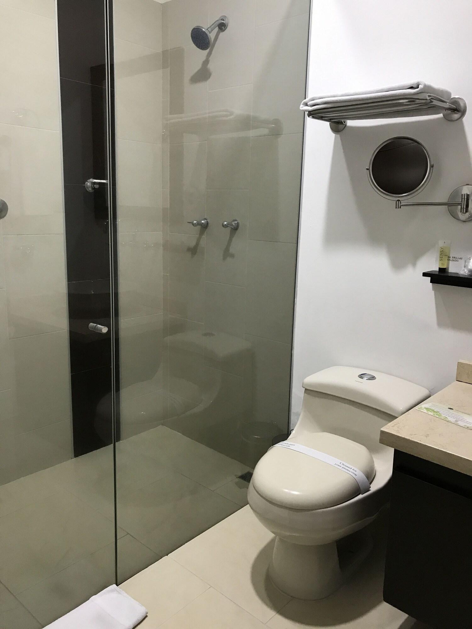 Hotel Boutique Casa Farallones 20/23