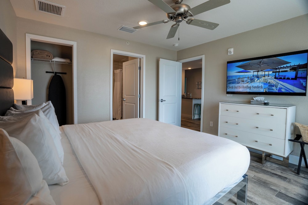 Barefoot Beach Hotel 22/70