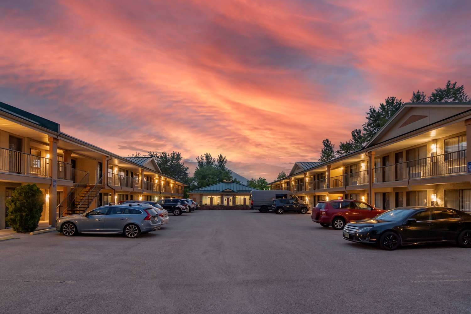 Surestay Plus Hotel By Best Western Salmon Arm 28/32