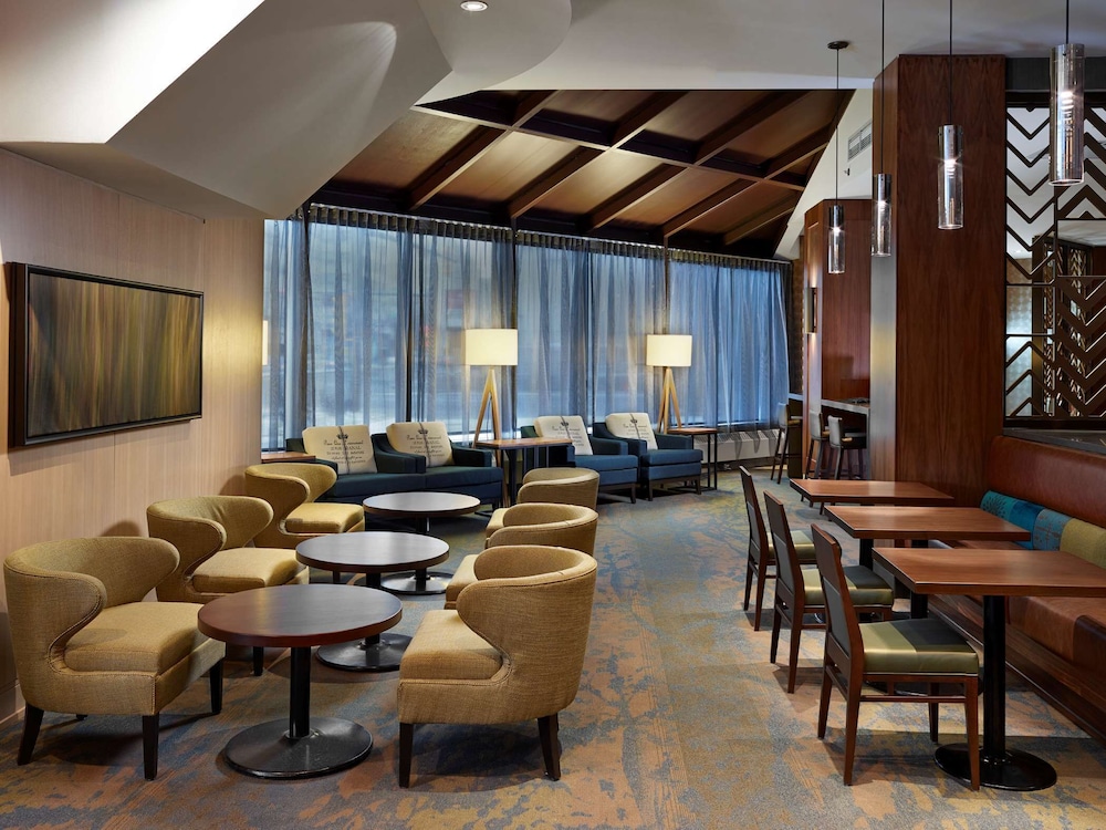 Doubletree By Hilton Hotel & Conference Centre Regina 62/80