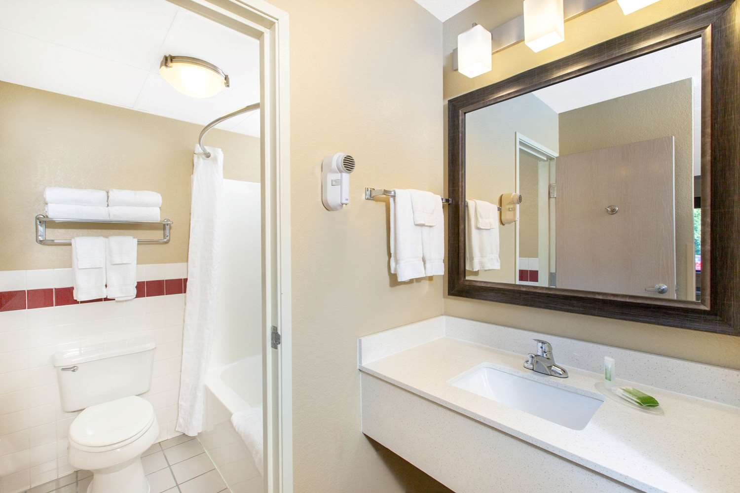 AmericInn by Wyndham Okoboji 7/7