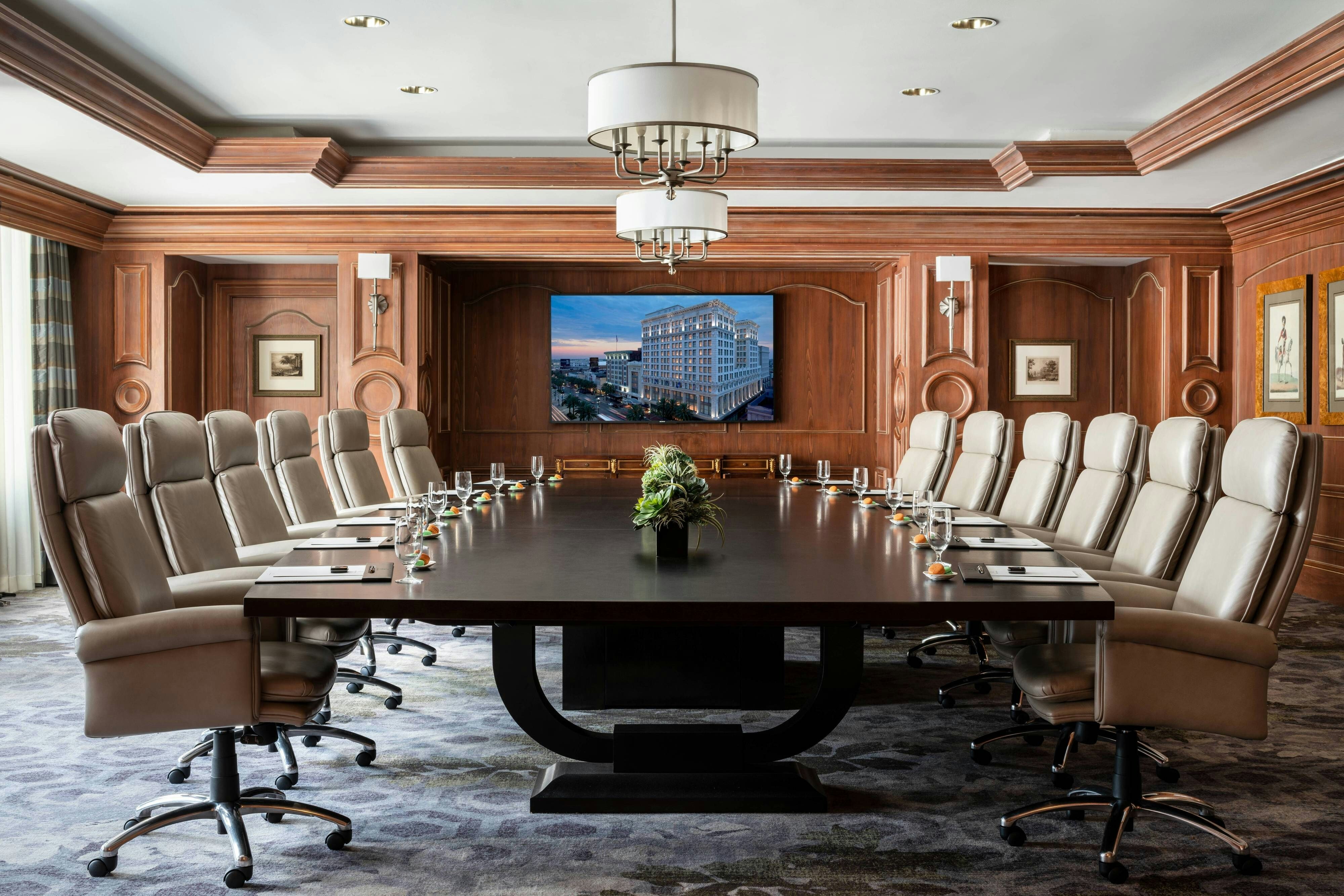 Ritz Carlton New Orleans 14/16