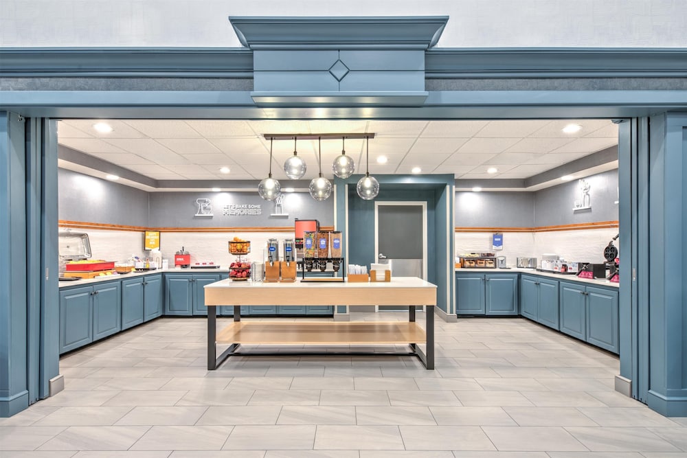 restaurant cafeteria