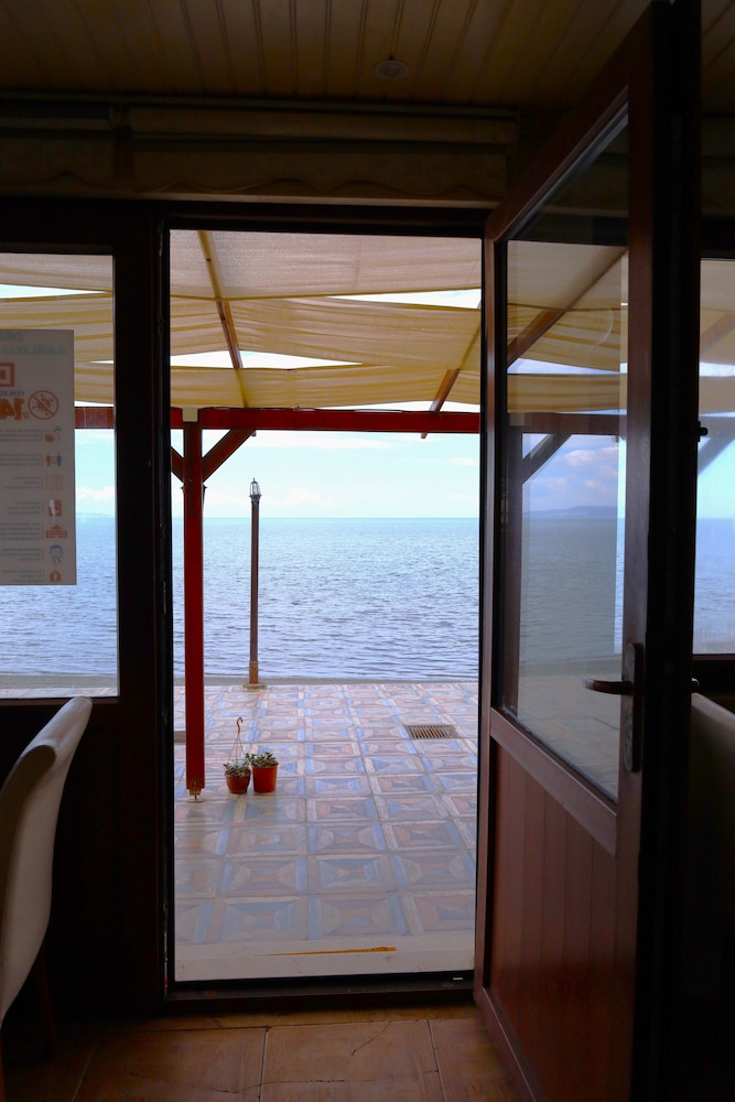 Demir Otel Restaurant 29/41