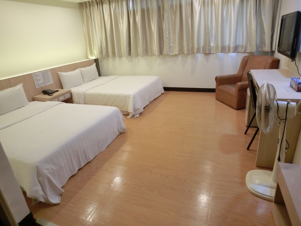 Lotus Yuan Business Hotel 8/23