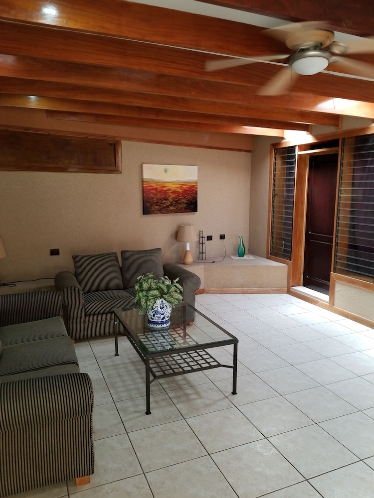 Hostel Monte Campana Escazu 33/50