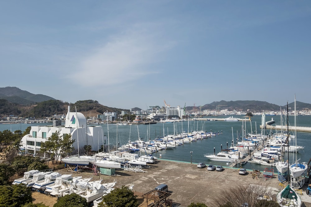 Kumho Tongyeong Marina Resort 44/52