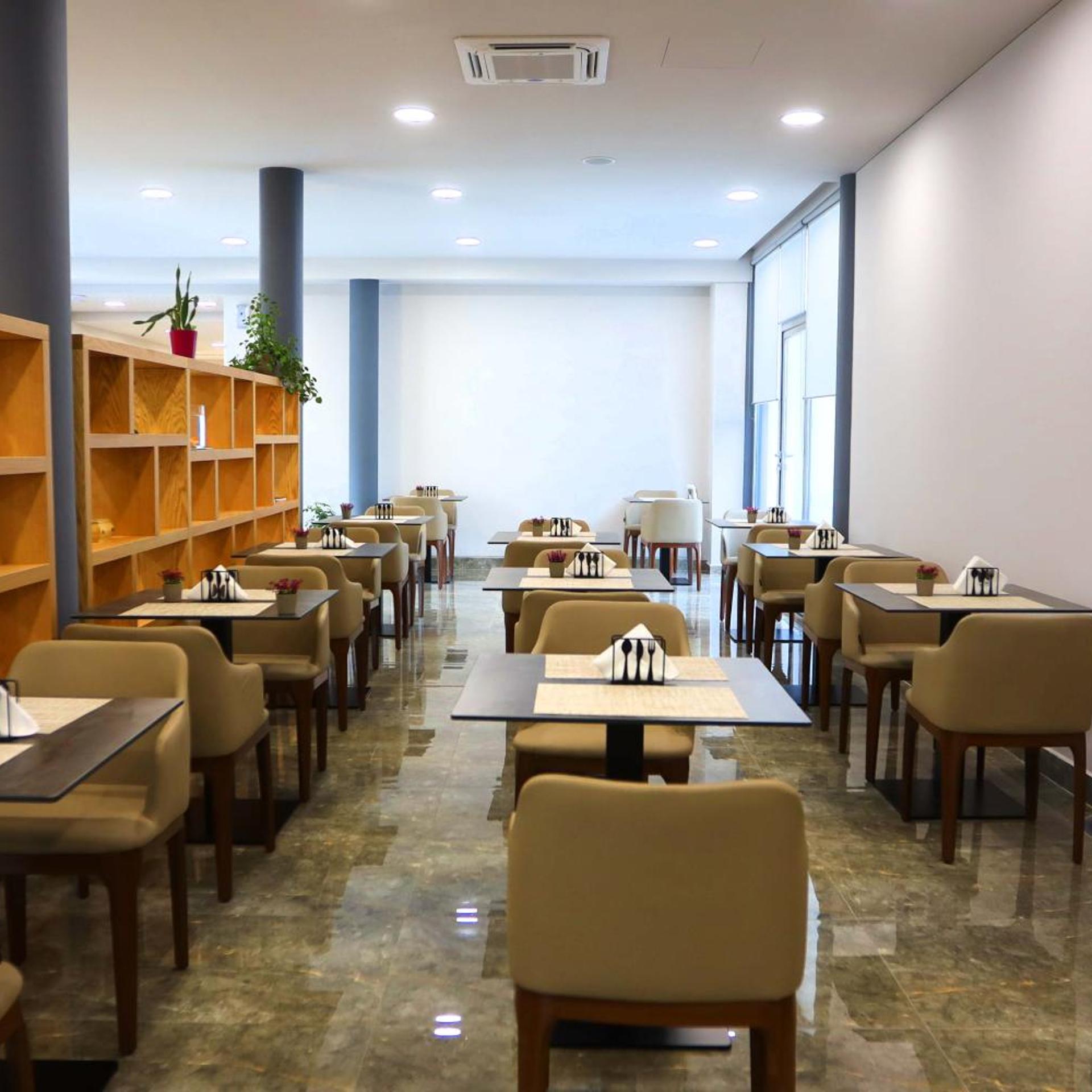 Metro Hotel Terminal 44/62
