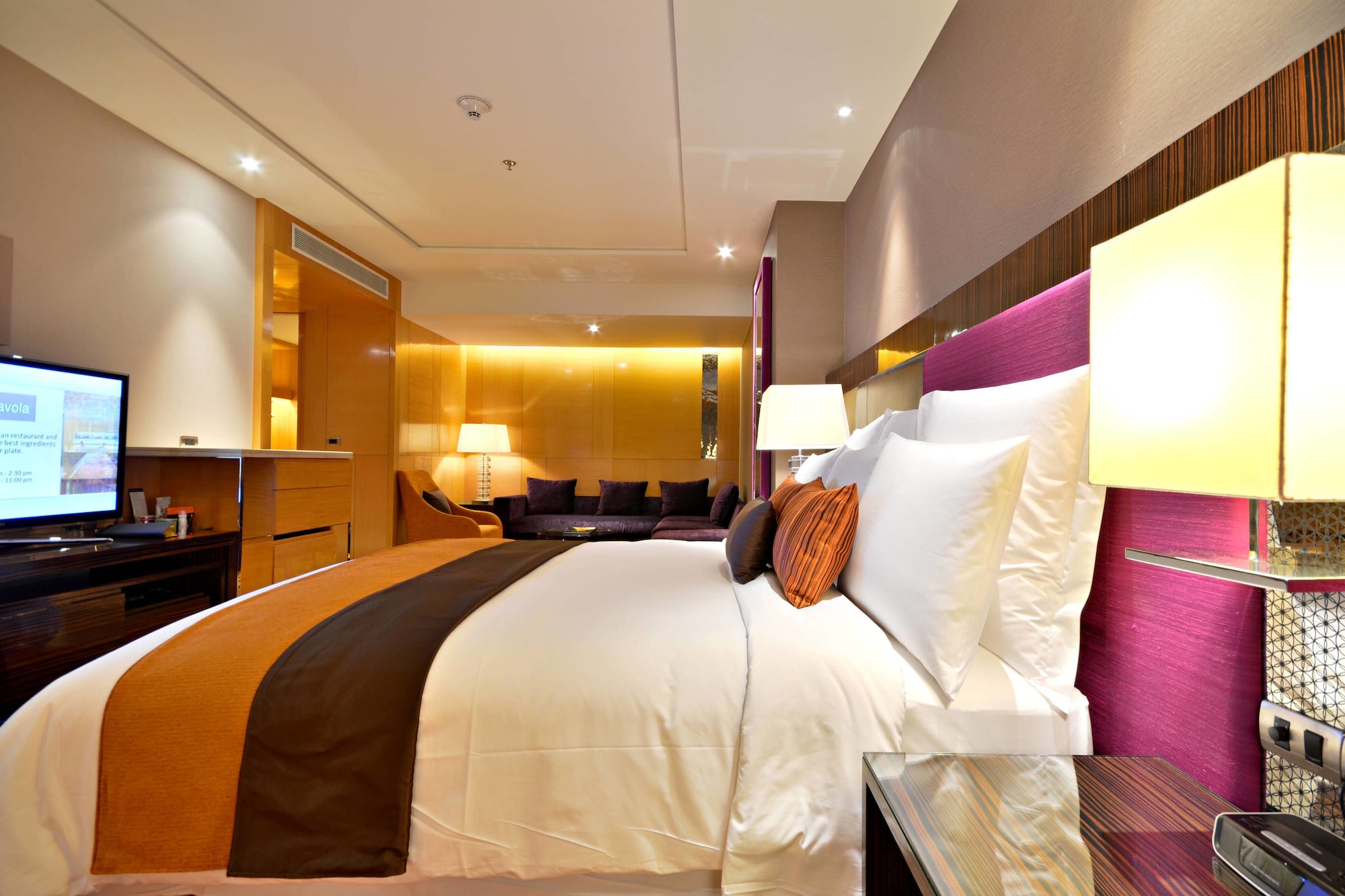 جناح كلوب بسريرين مزدوجين بـ3 غرف نوم، Renaissance Bangkok Ratchaprasong Hotel 4/9