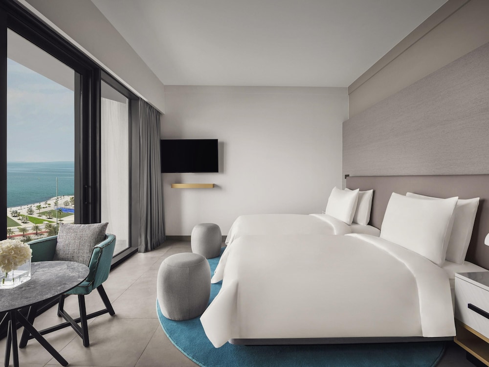 Beach, Premium, Twin Beds, with Pool، Movenpick Resort Al Marjan Island 9/12