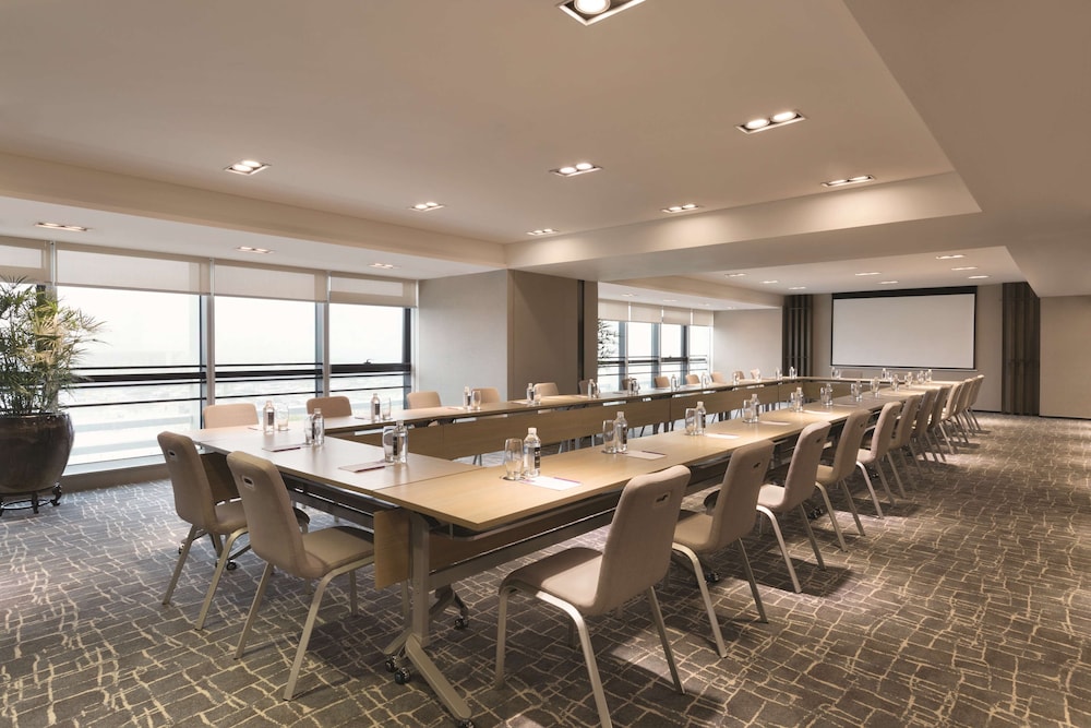 Hyatt House Shenzhen Airport 64/70