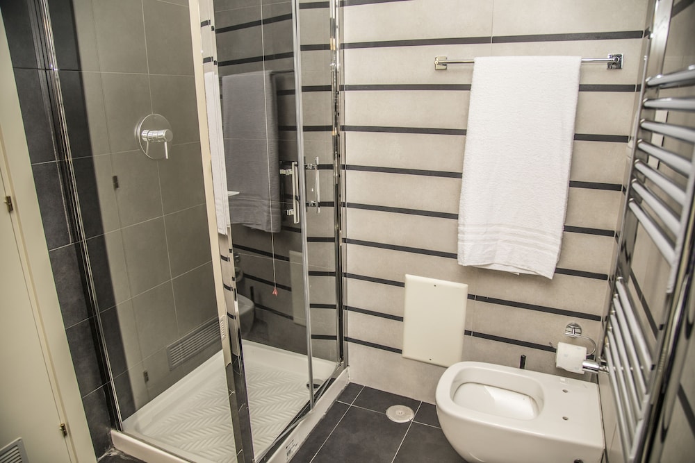 SANTA CHIARA BOUTIQUE HOTEL 71/73