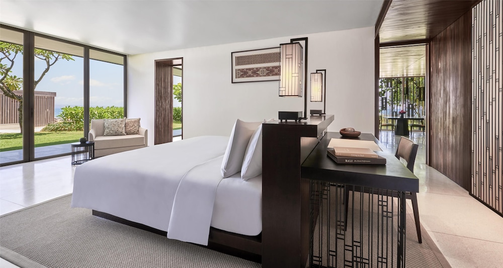 Beach, Suite, King Bed