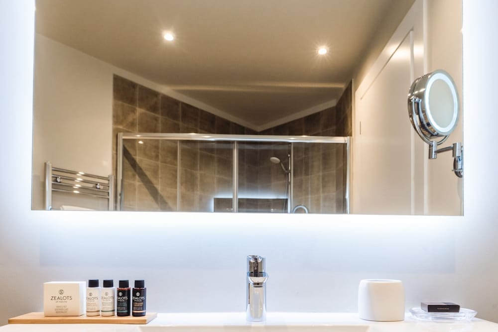 33 Solonos Suites 7/50