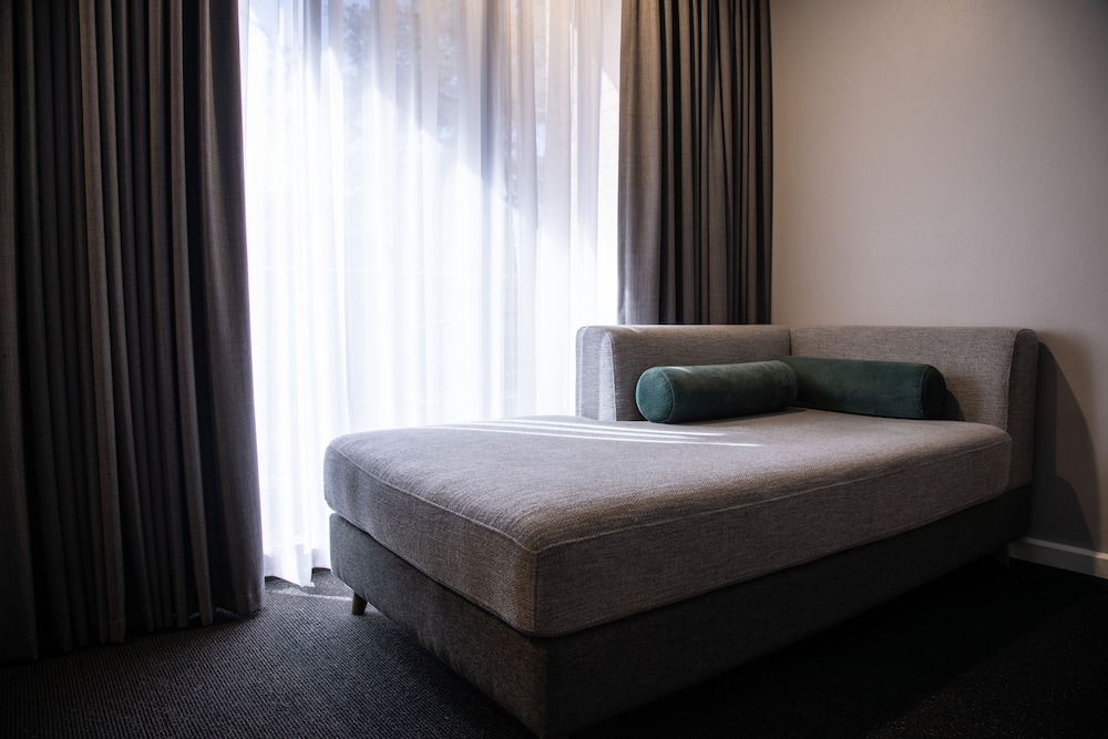 CAPITAL EXECUTIVE APARTMENT HOTEL 12/32