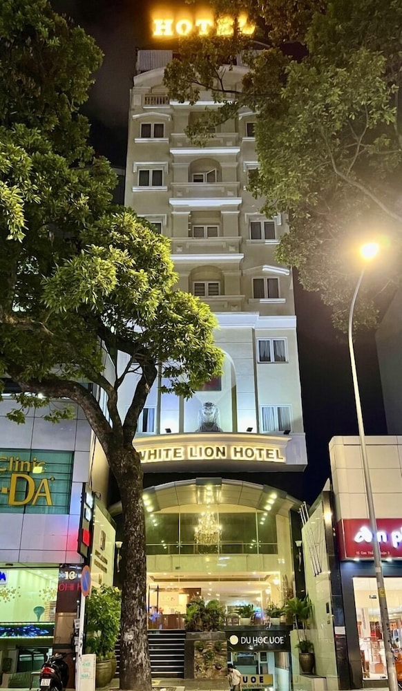 White Lion Hotel 2/36