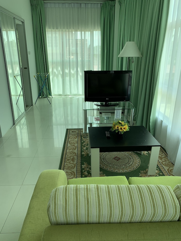 Mciti Suites 33/58