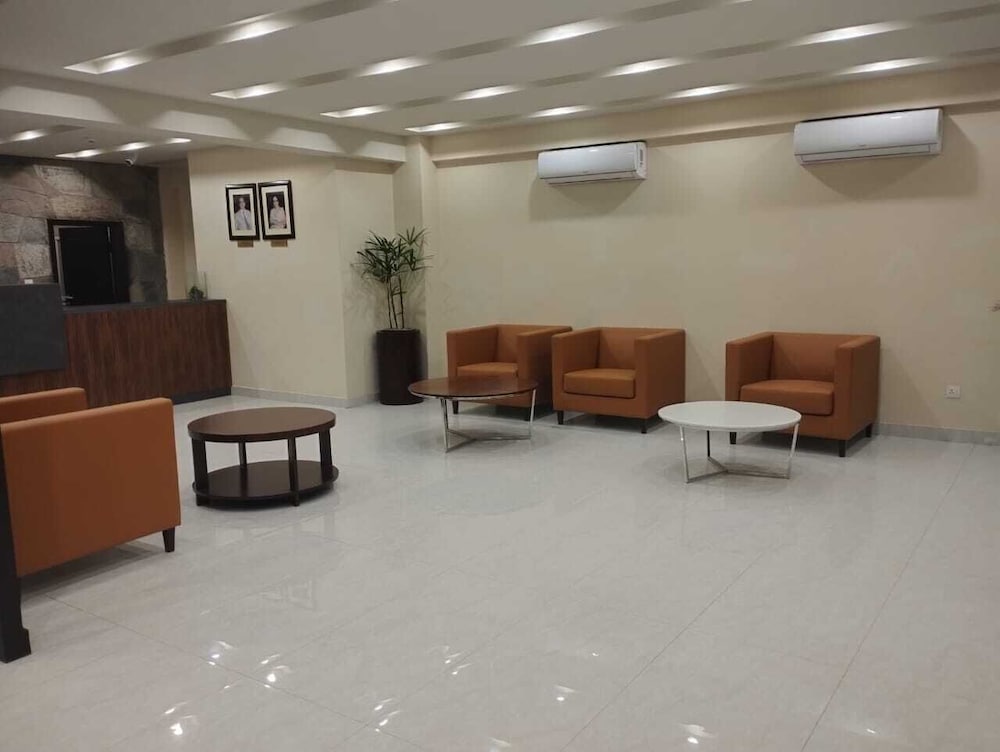 Avari Xpress Gilgit 32/37