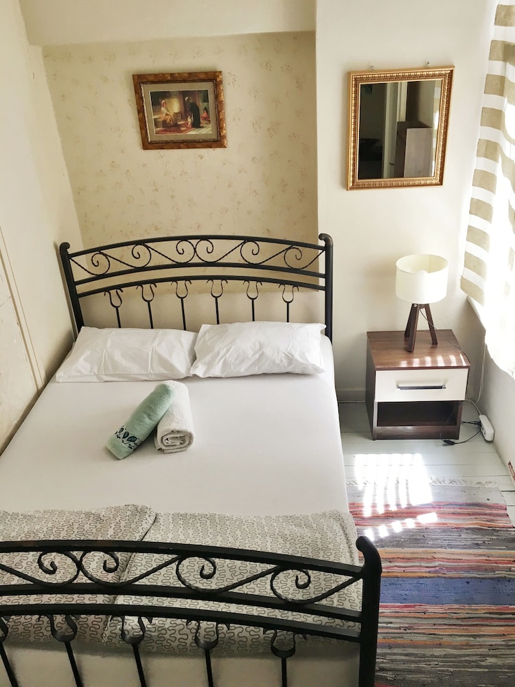 Levanten Hostel 12/53