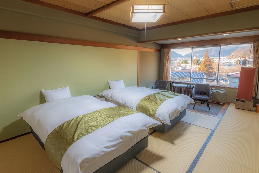 BASIC, TWIN BEDS