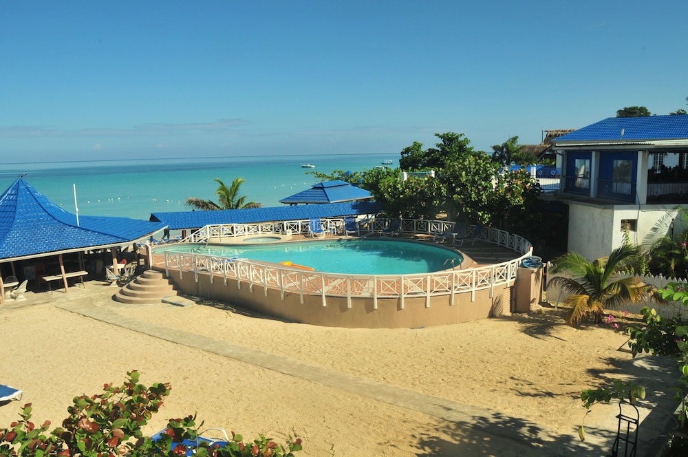 Negril Tree House Resort 68/69