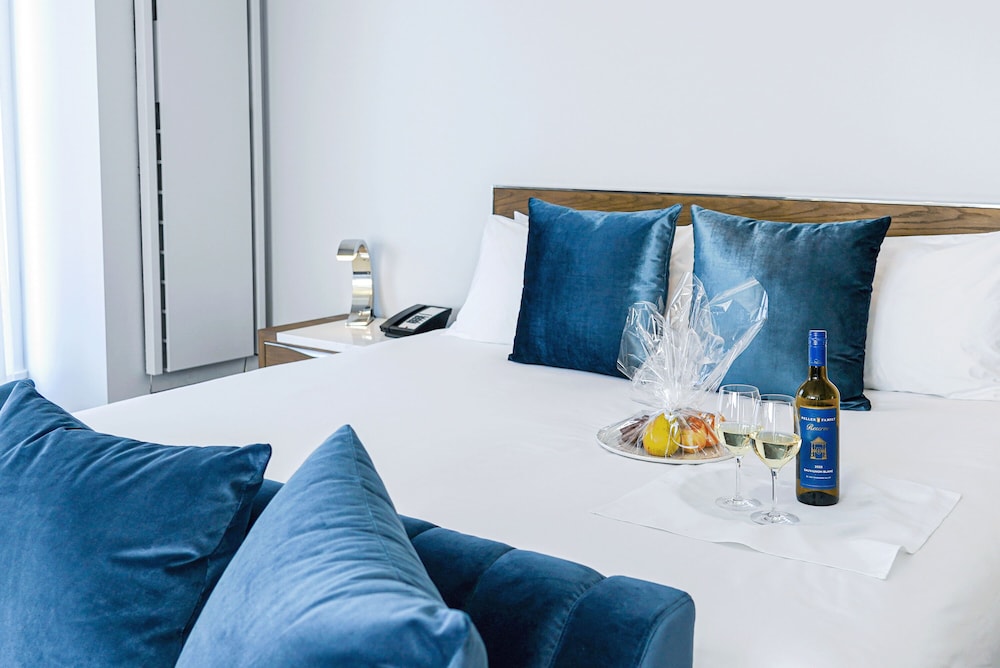 Executive Plaza Hotel Metro Vancouver 24/50