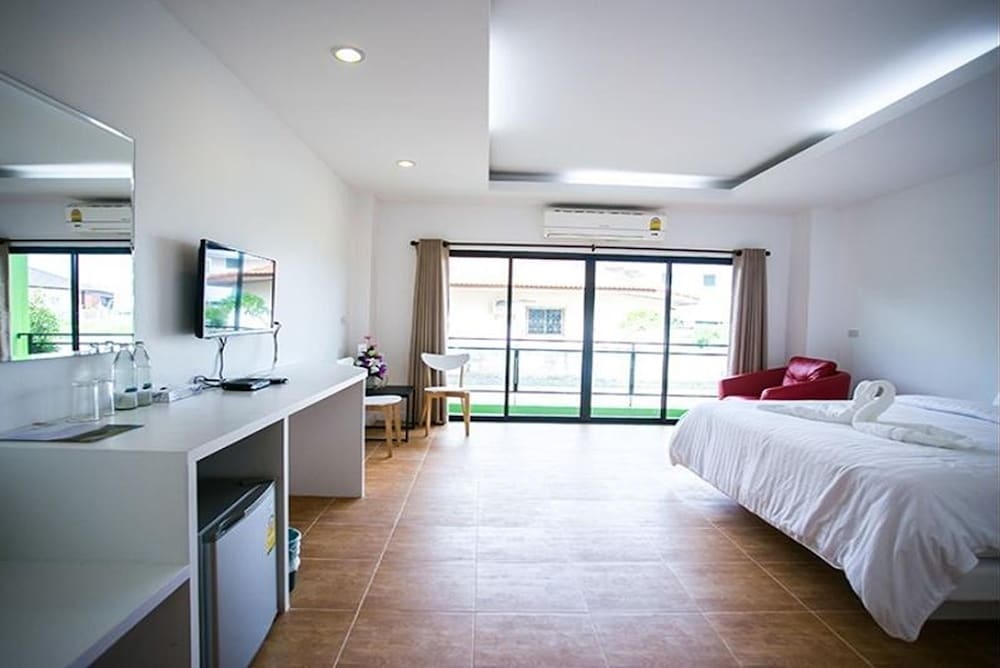 DELUXE, DOUBLE BED