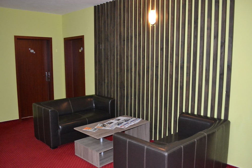 Greenwood Hotel 28/50