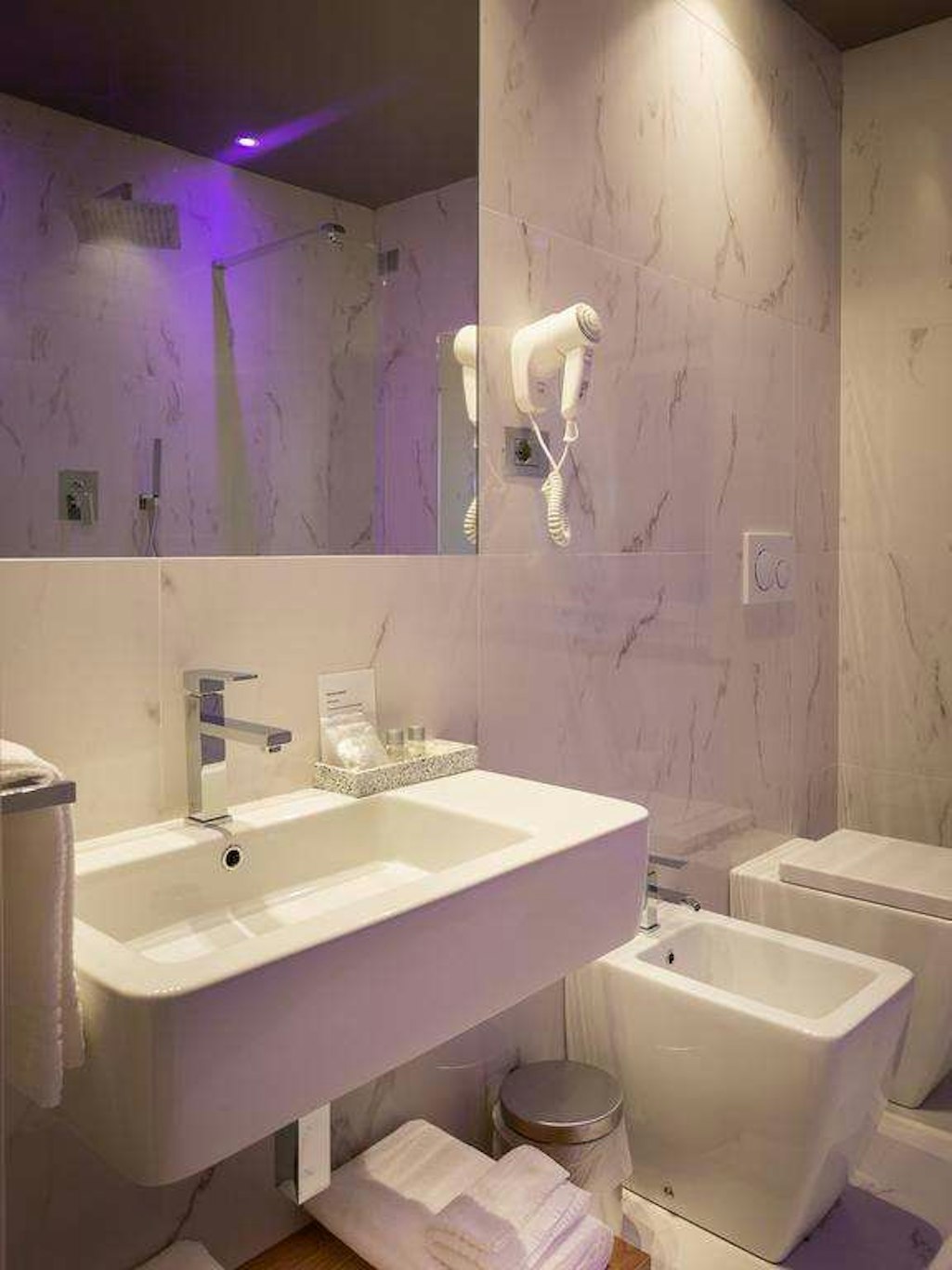 Hnn Luxury Suites 49/50
