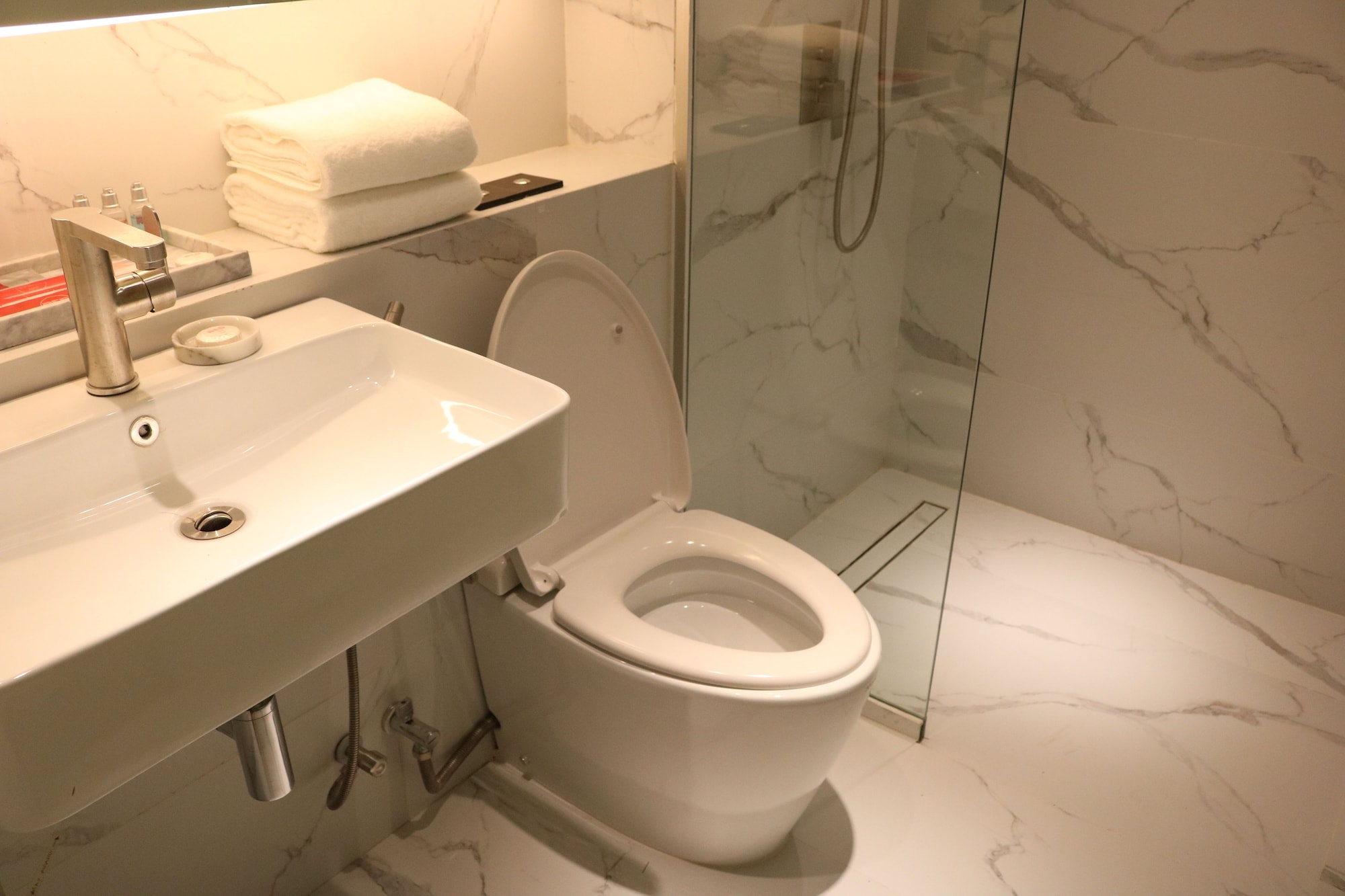 Family, 2 Queen Beds, Red Hotel Cubao 5/6