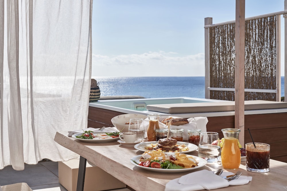 Volcano Luxury Suites Milos 39/50