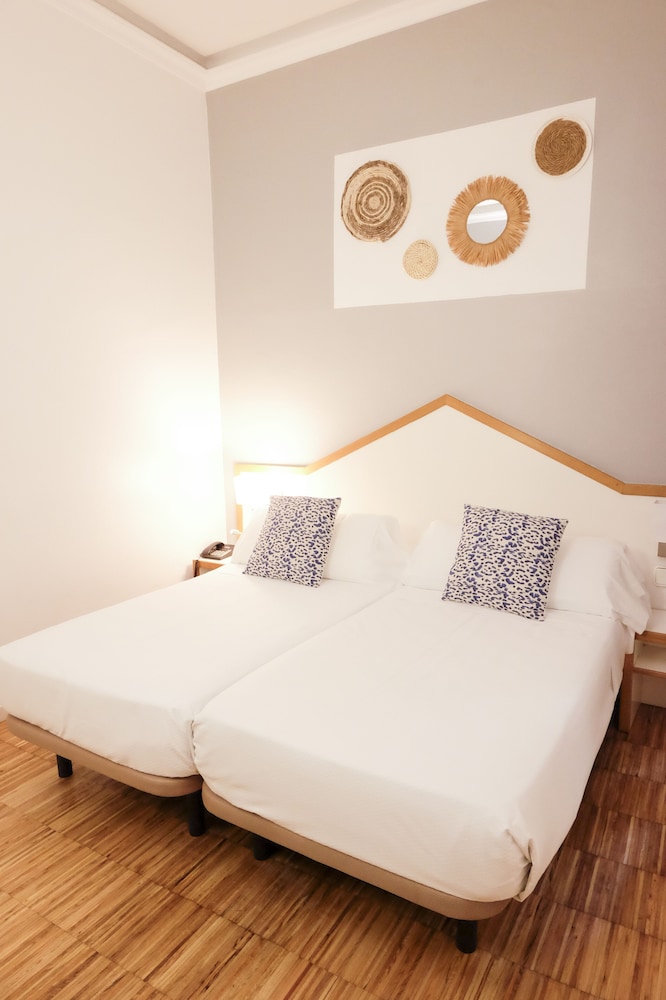 STANDARD, DOUBLE BED