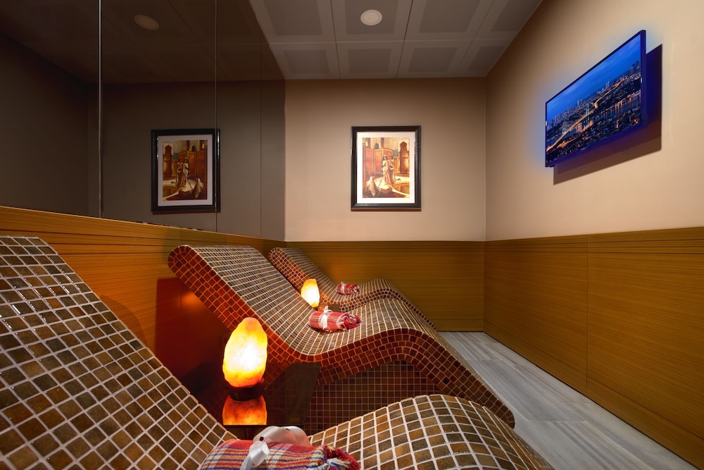 Ferman Hilal Hotel 35/63