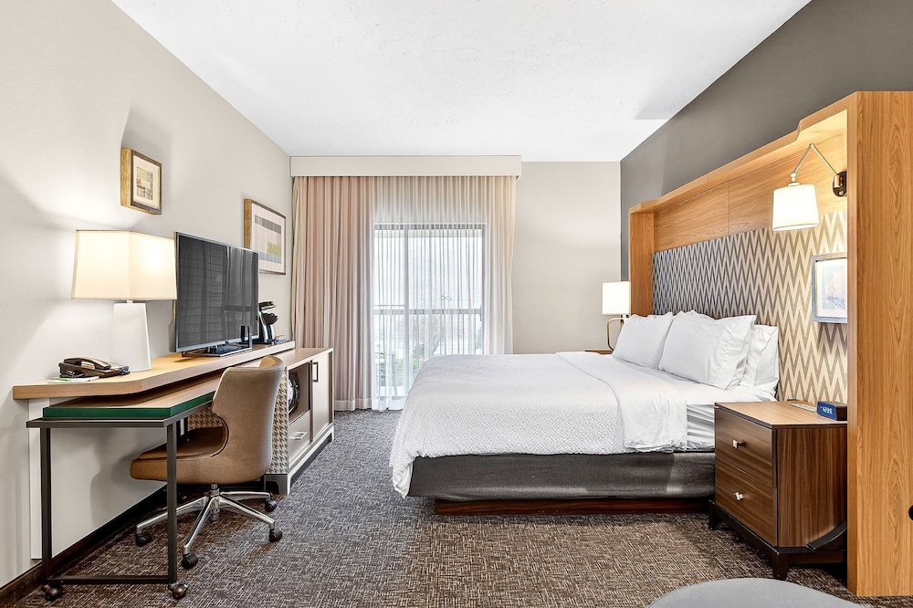 جناح بسرير كينج بإطلالة على النهر بغرفة نوم واحدة، Holiday Inn Clarkston - Lewiston 5/10