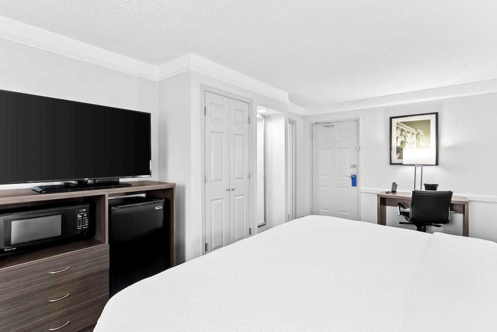 Best Western Schaumburg - O’Hare NW 16/43
