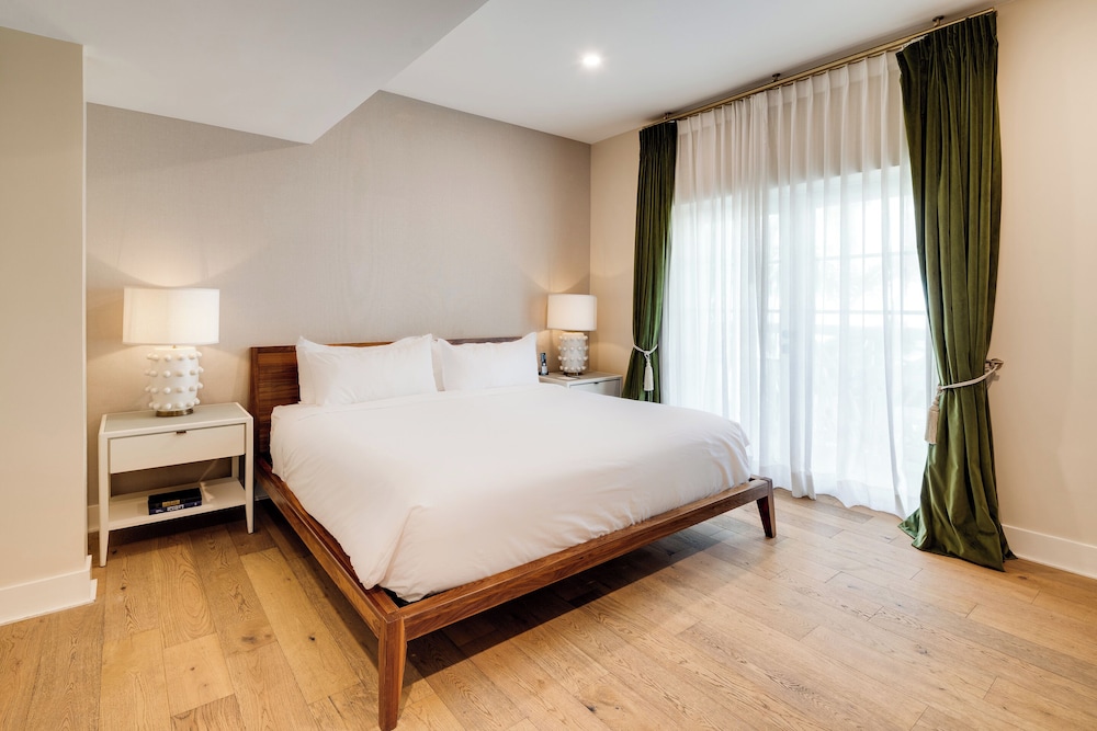 The Savoy Hotel & Beach Club 24/62
