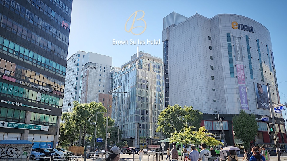 Brown Suites Sinchon Central 4/48