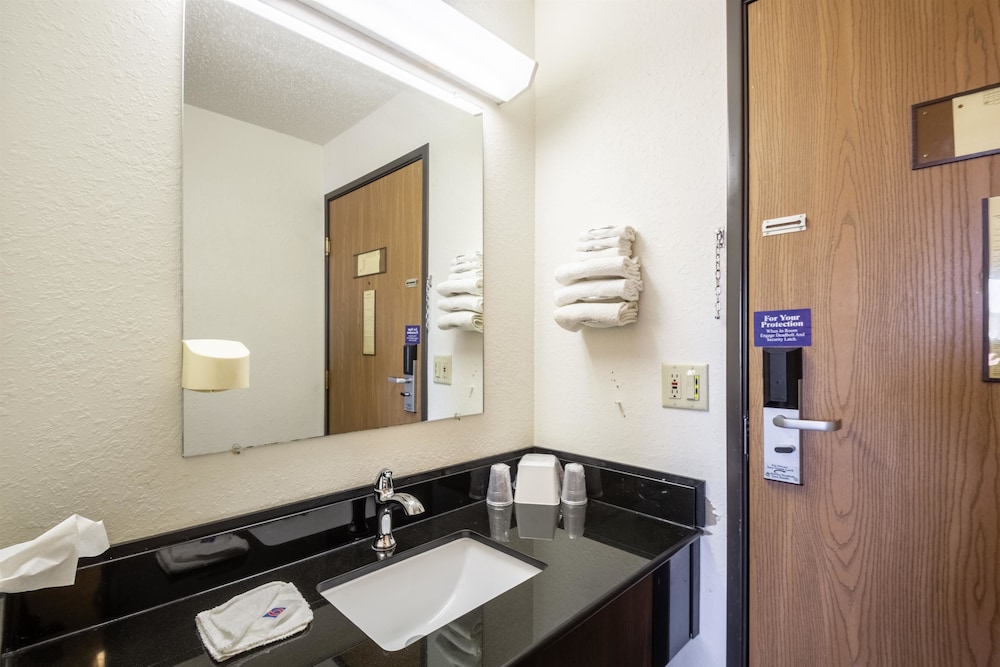 Motel6 Saukville, WI 11/54
