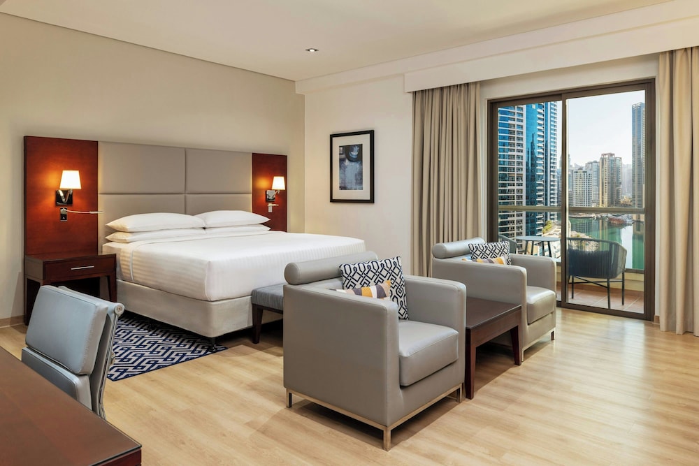 GUEST ROOM, DELUXE, KING BED