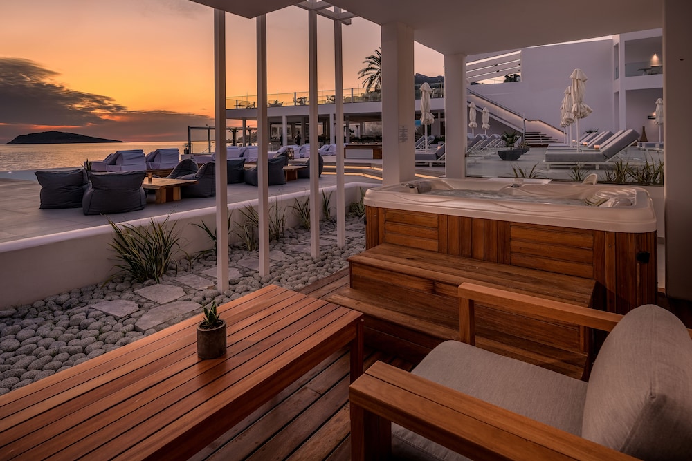 Kantouni Beach Hotel 24/49