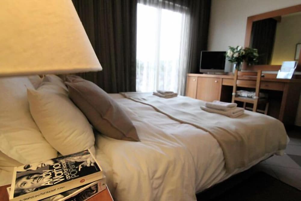 ACHILLION HOTEL 14/42