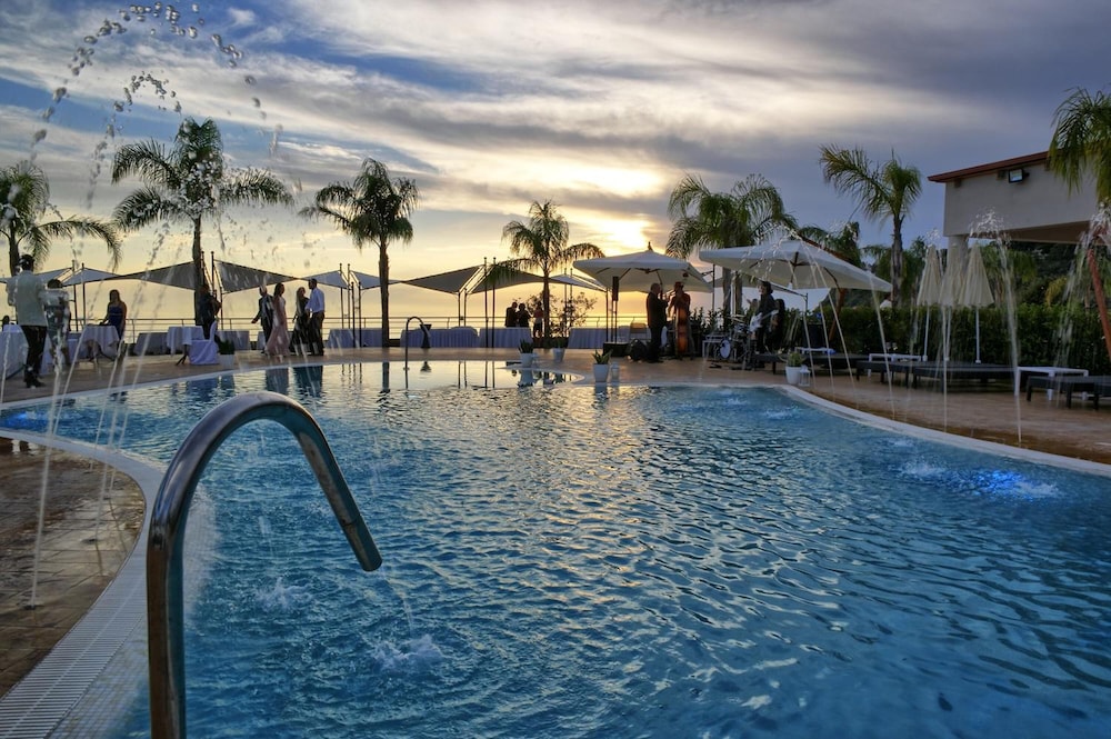 Blue Bay Resort 13/72