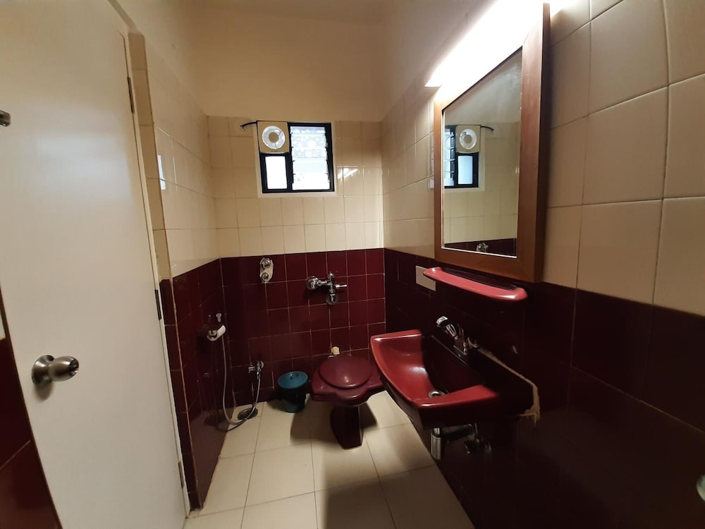 Hotel Bhooshan 26/30