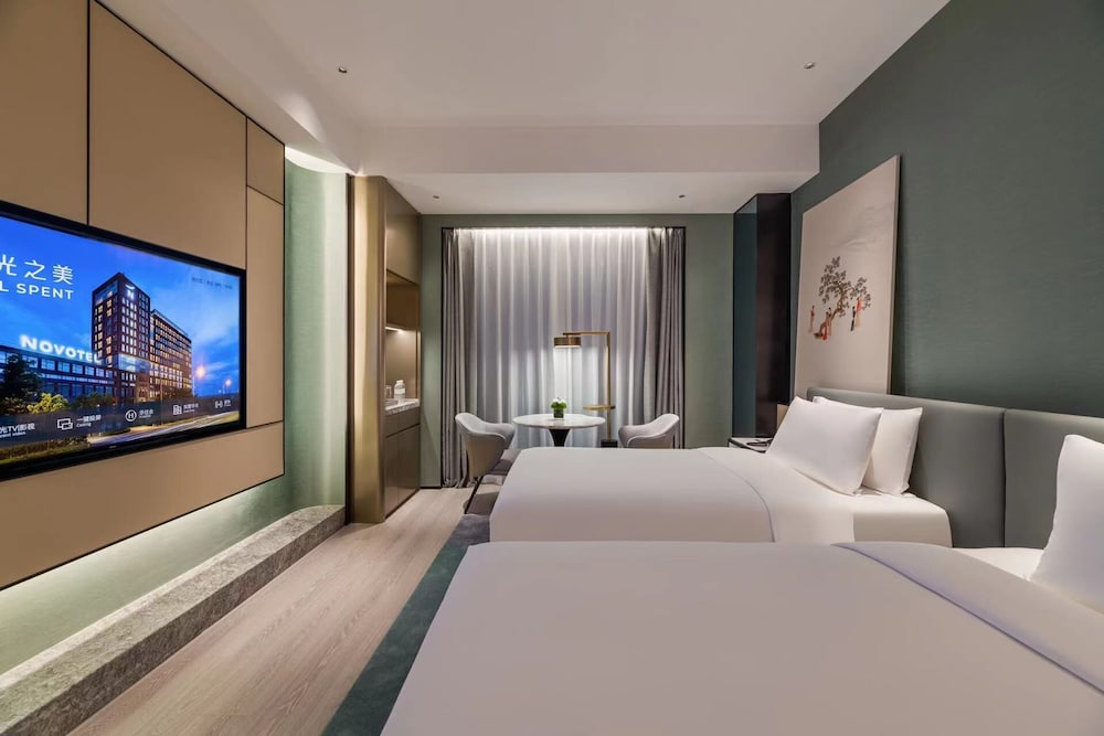 Novotel Shanghai Wanyuan 12/50