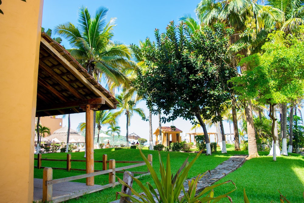 Costa De Oro Beach Hotel 37/50