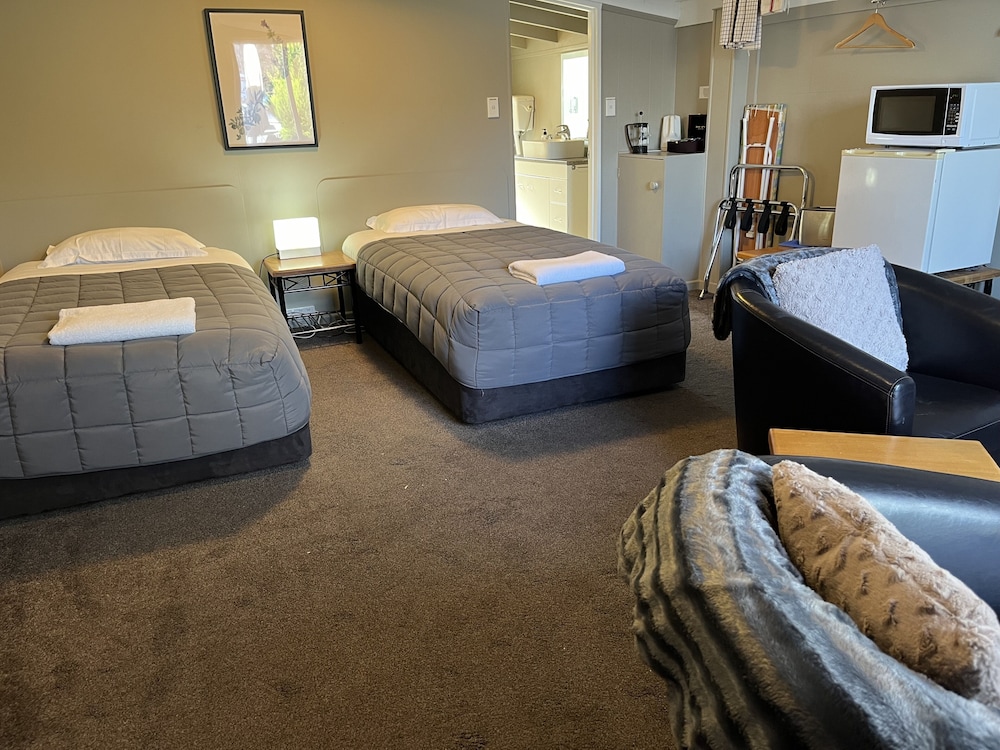Manuka Crescent Motel 22/63