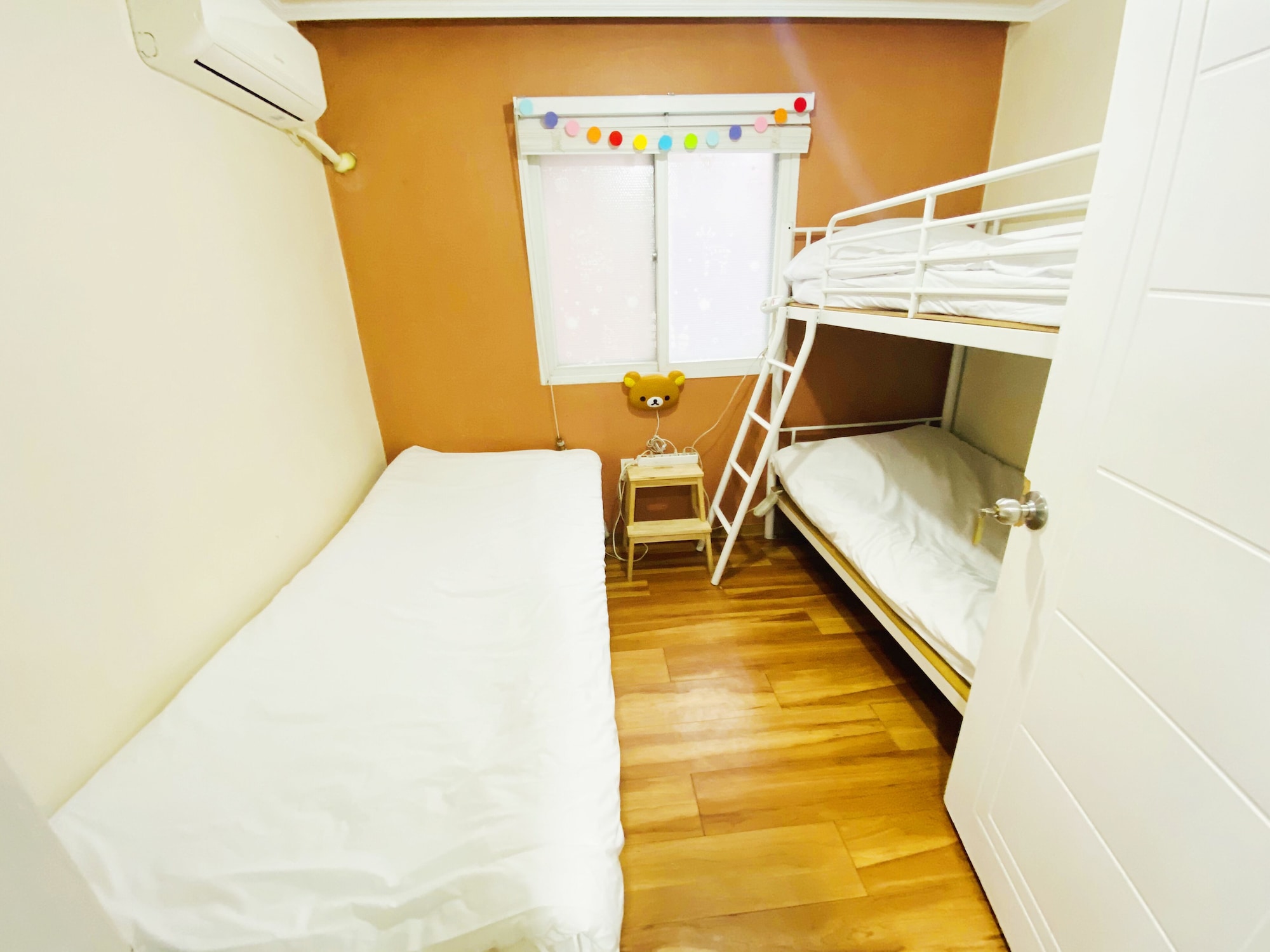 ROOM, TRIPLE