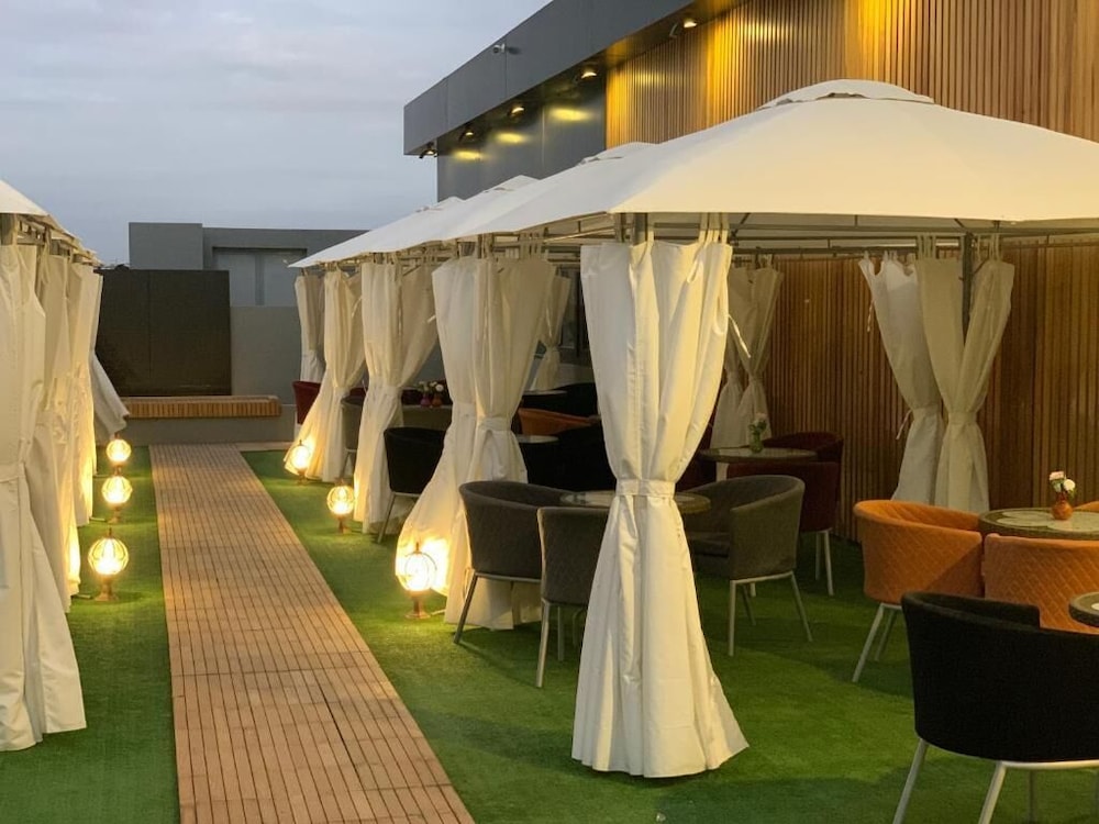 أجنحة كيو جدة باي إيوا(Q Suites Jeddah By Ewa) 33/35