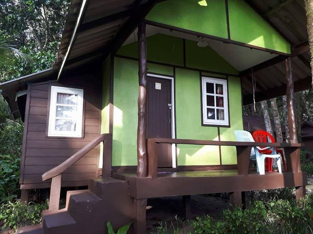 Phayam Coconut Beach Resort 2/50