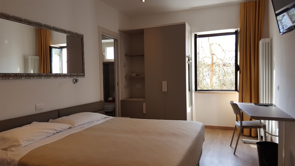 SUPERIOR, KING BED, GARDEN VIEW